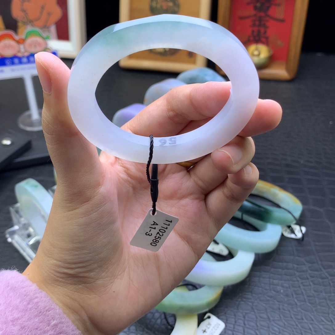 定制翡翠未镶嵌翡翠手镯