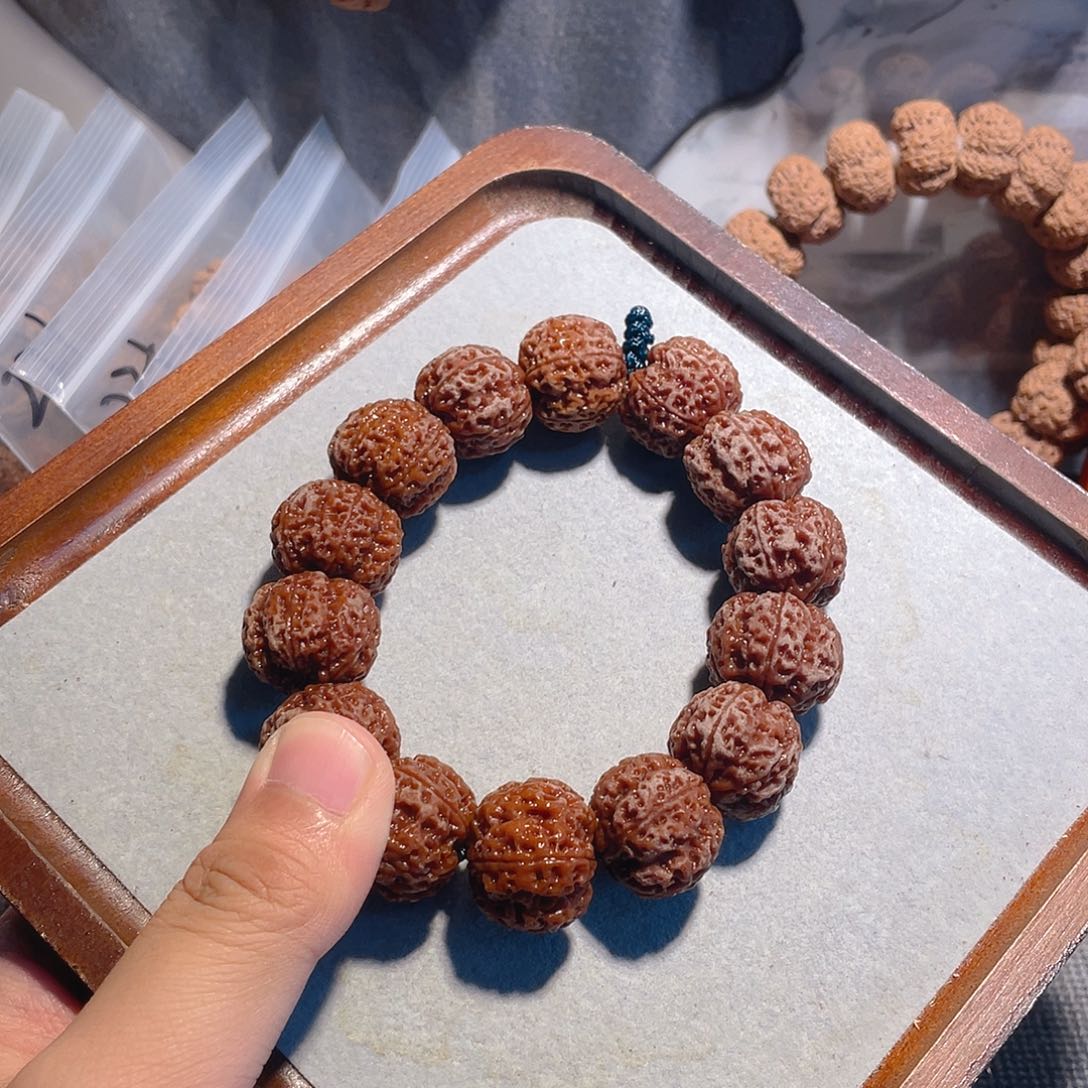 手串金刚菩提23mm蜂王