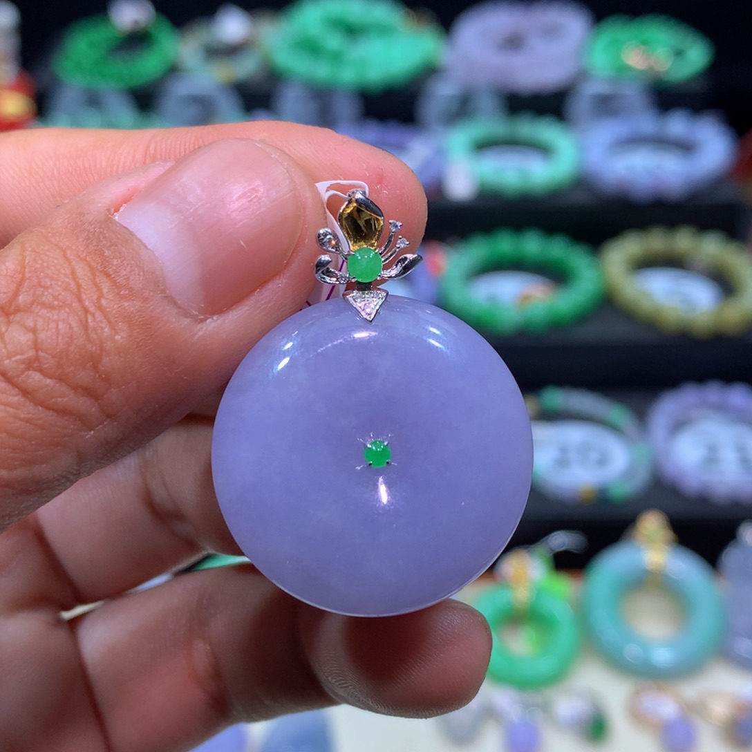 翡翠18K金镶嵌颈饰