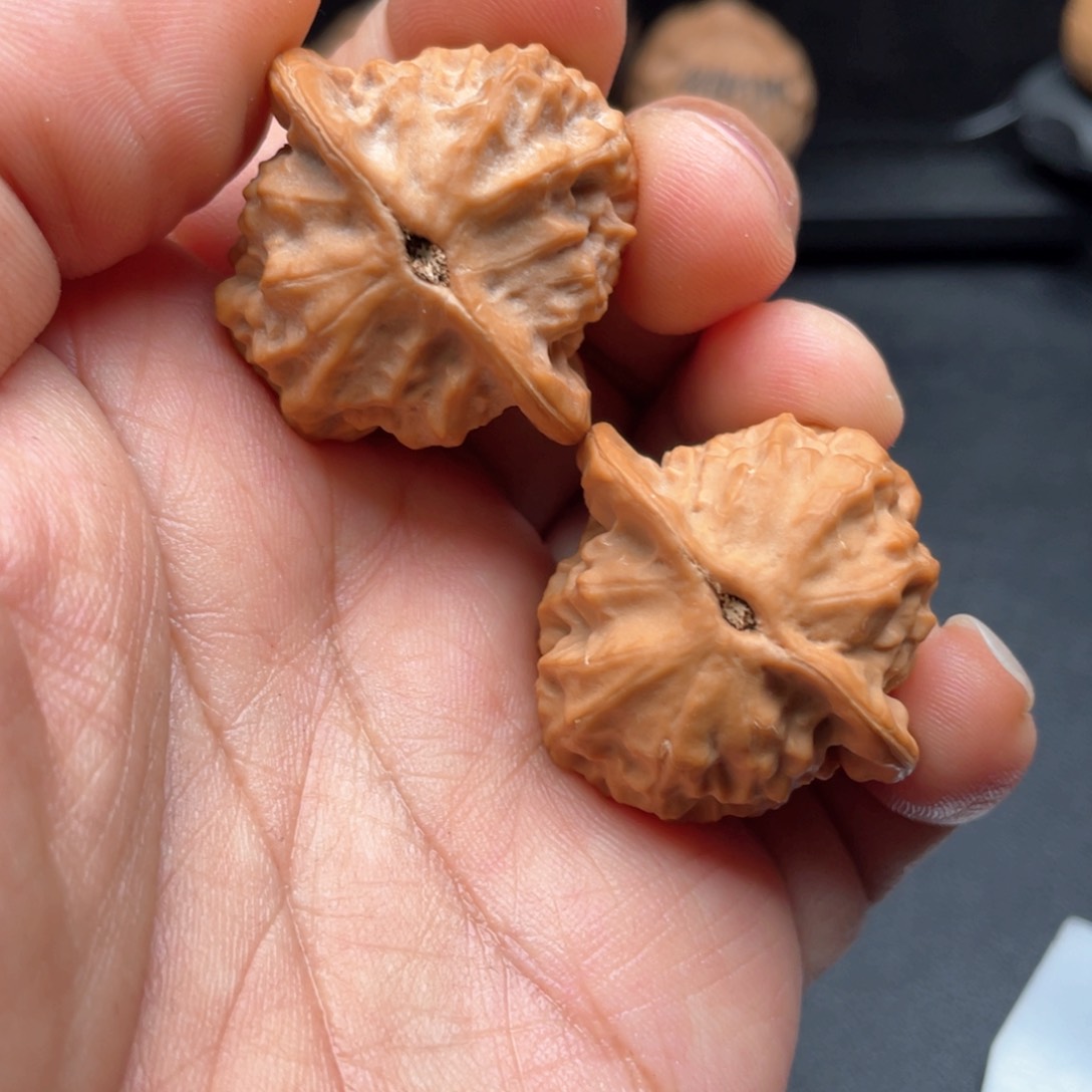 文玩核桃把件瓷娃娃