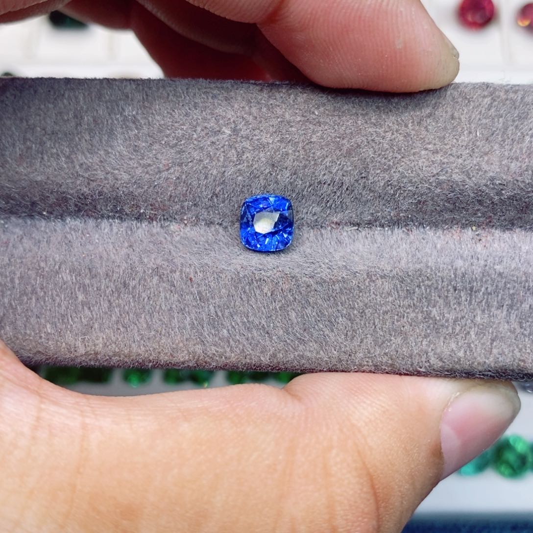 蓝宝石裸石未镶嵌蓝宝石1.57克拉