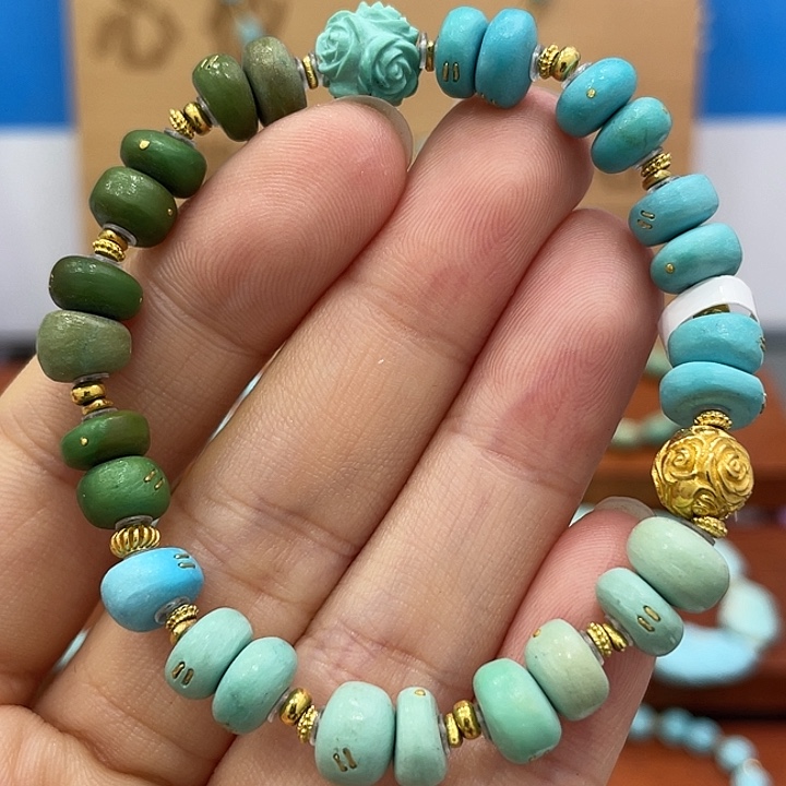 绿松石未镶嵌珠宝奇石