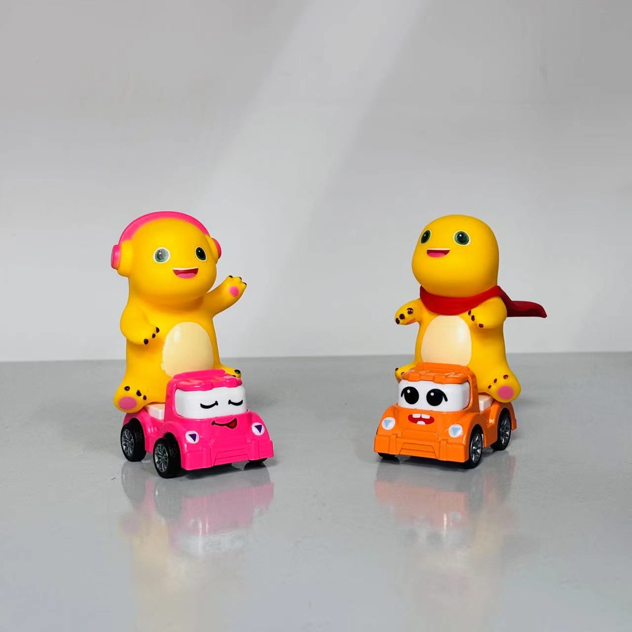 【正版授权】奶龙合金回力小车