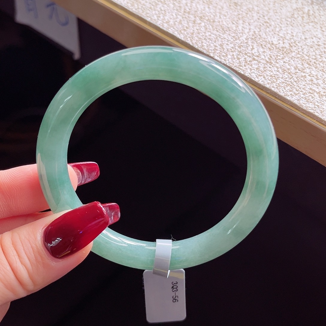 翡翠未镶嵌手镯手镯