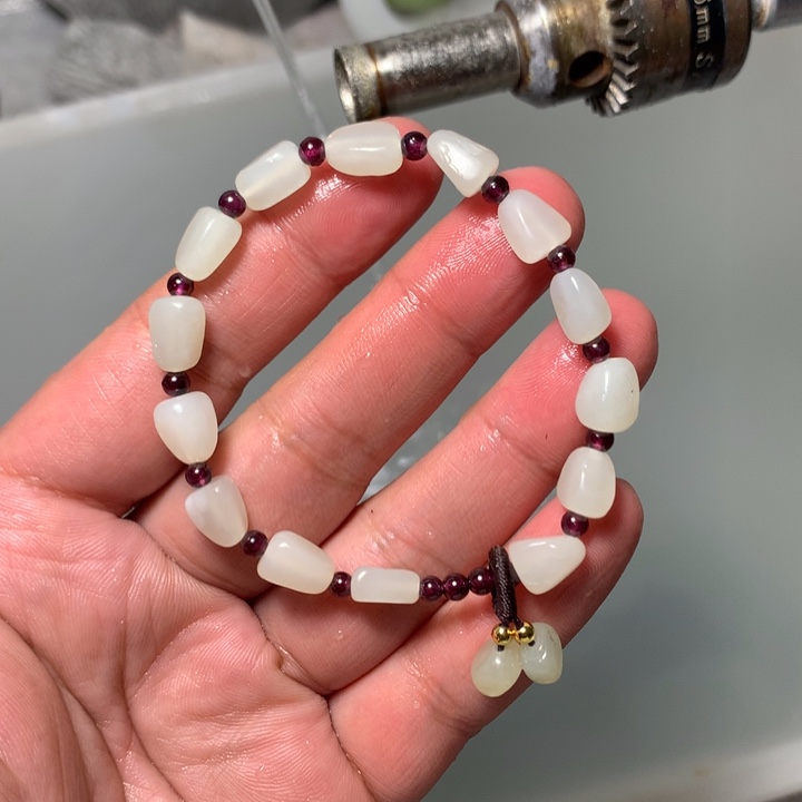 和田玉未镶嵌手串