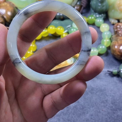 未镶嵌蛇纹石玉手链陪****之