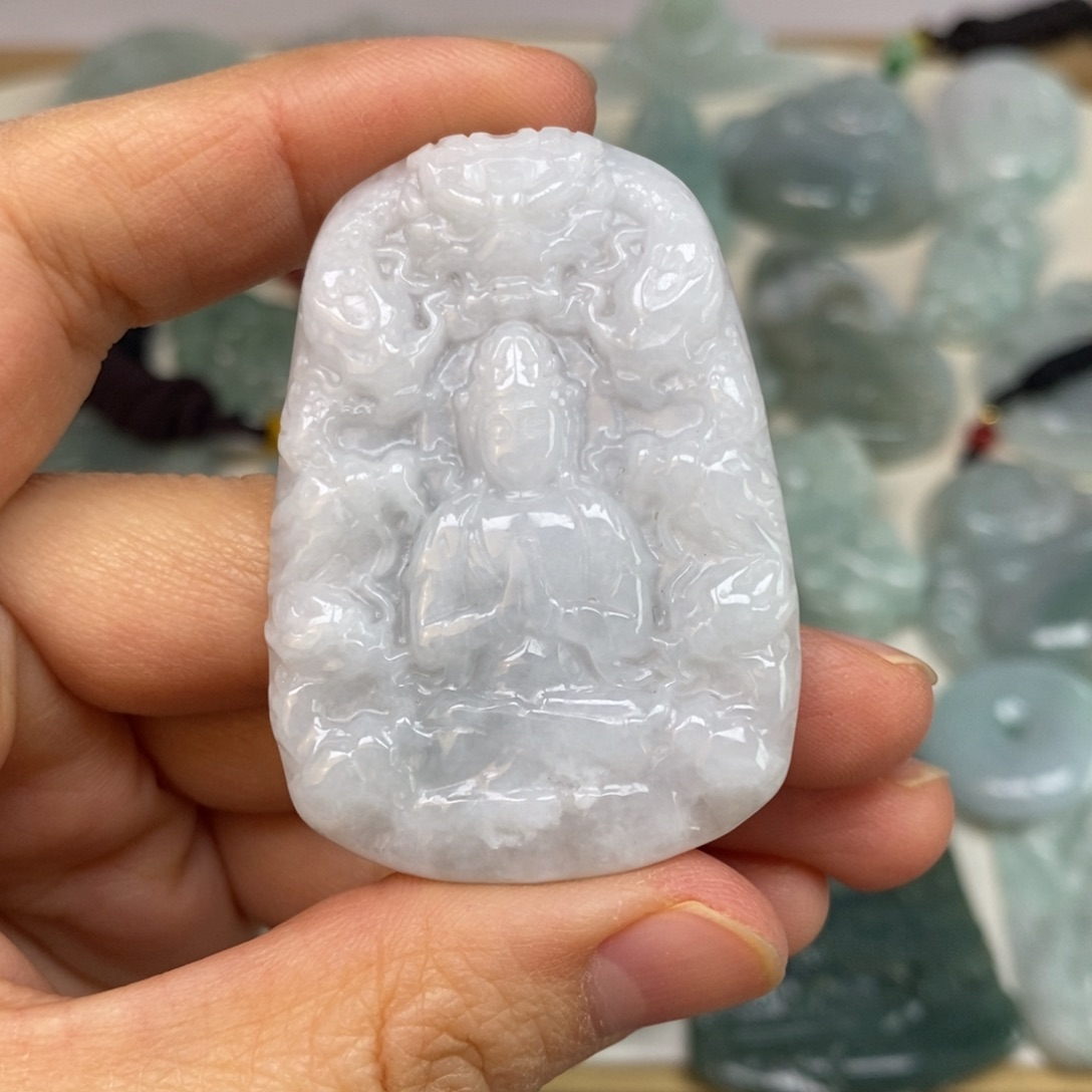 翡翠颈饰未镶嵌九龙观音