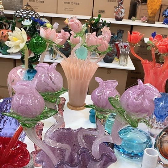 琉璃花瓶高45厘米宽9厘米