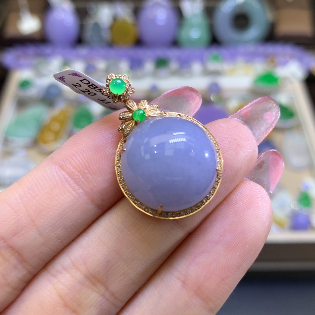 翡翠颈饰18K金镶嵌翡翠