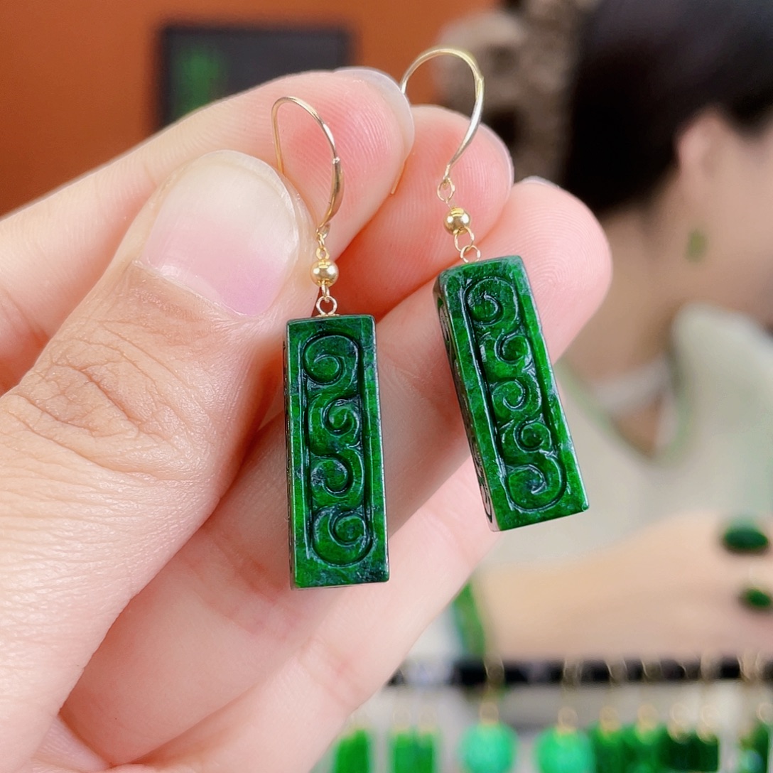 翡翠18K金镶嵌耳饰