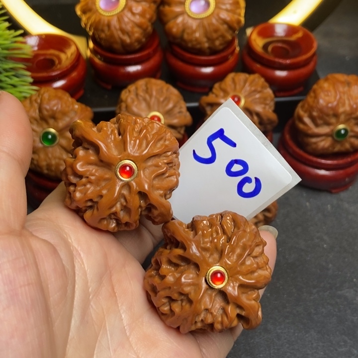 41苹果500文玩核桃狮子头