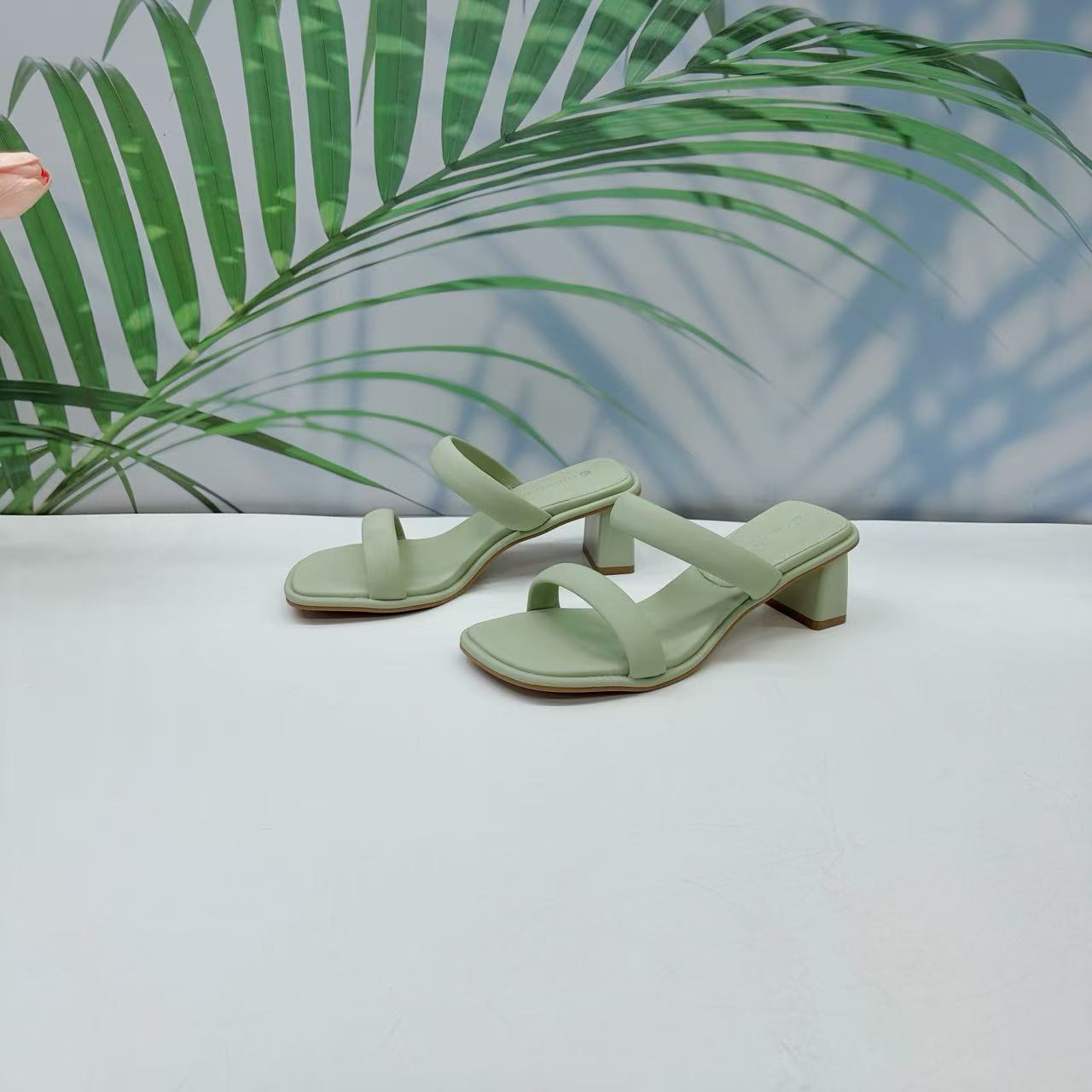 小强家女鞋 芽儿家新款百搭女凉鞋（Y500-70旁）（W35AYV2760906S）