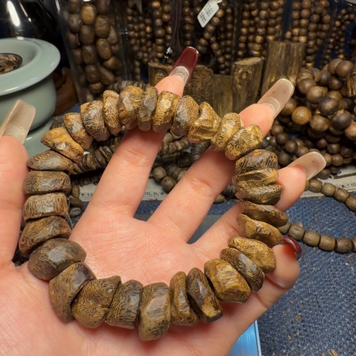 树脂制品一**富白奇树丁沉水浮