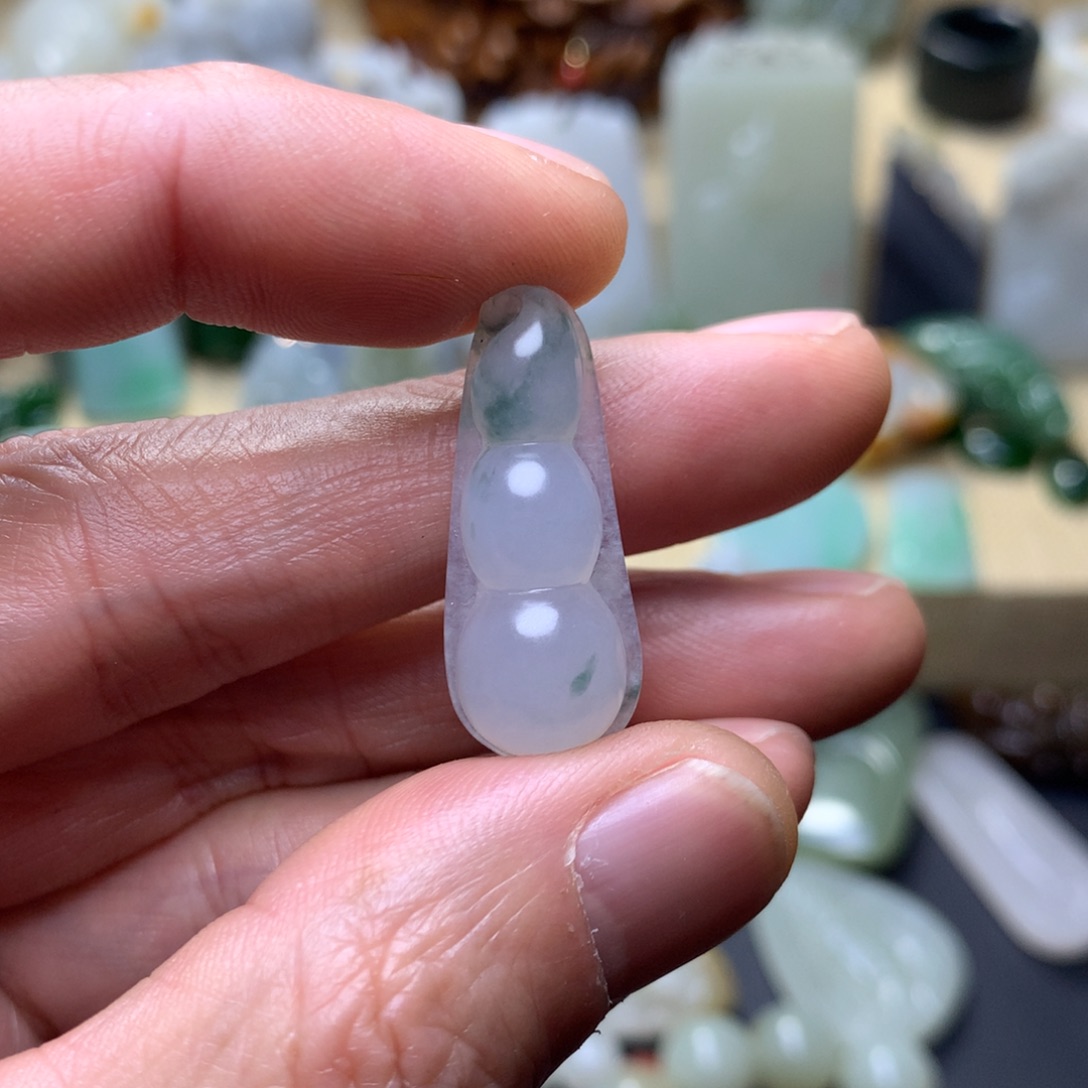 翡翠颈饰未镶嵌冰飘绿