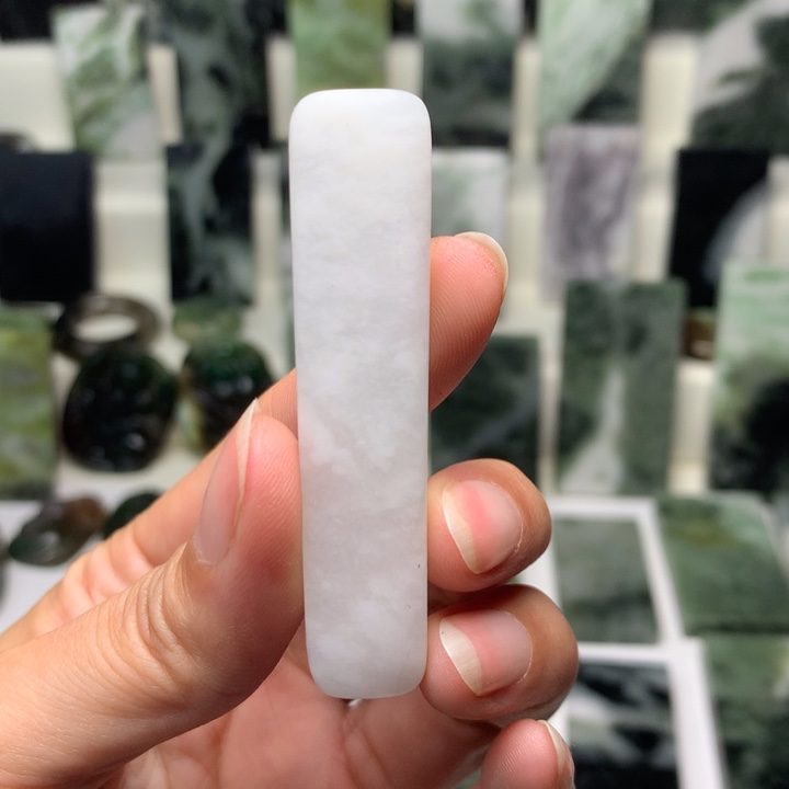 独山玉颈饰未镶嵌