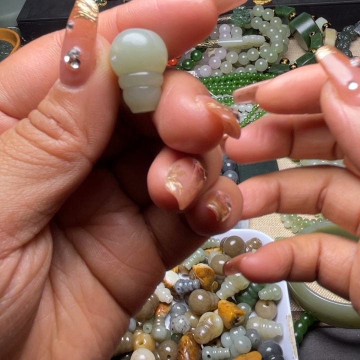 和田玉未镶嵌珠宝半成品