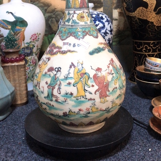 雅***馆陶瓷器一件，品相完好