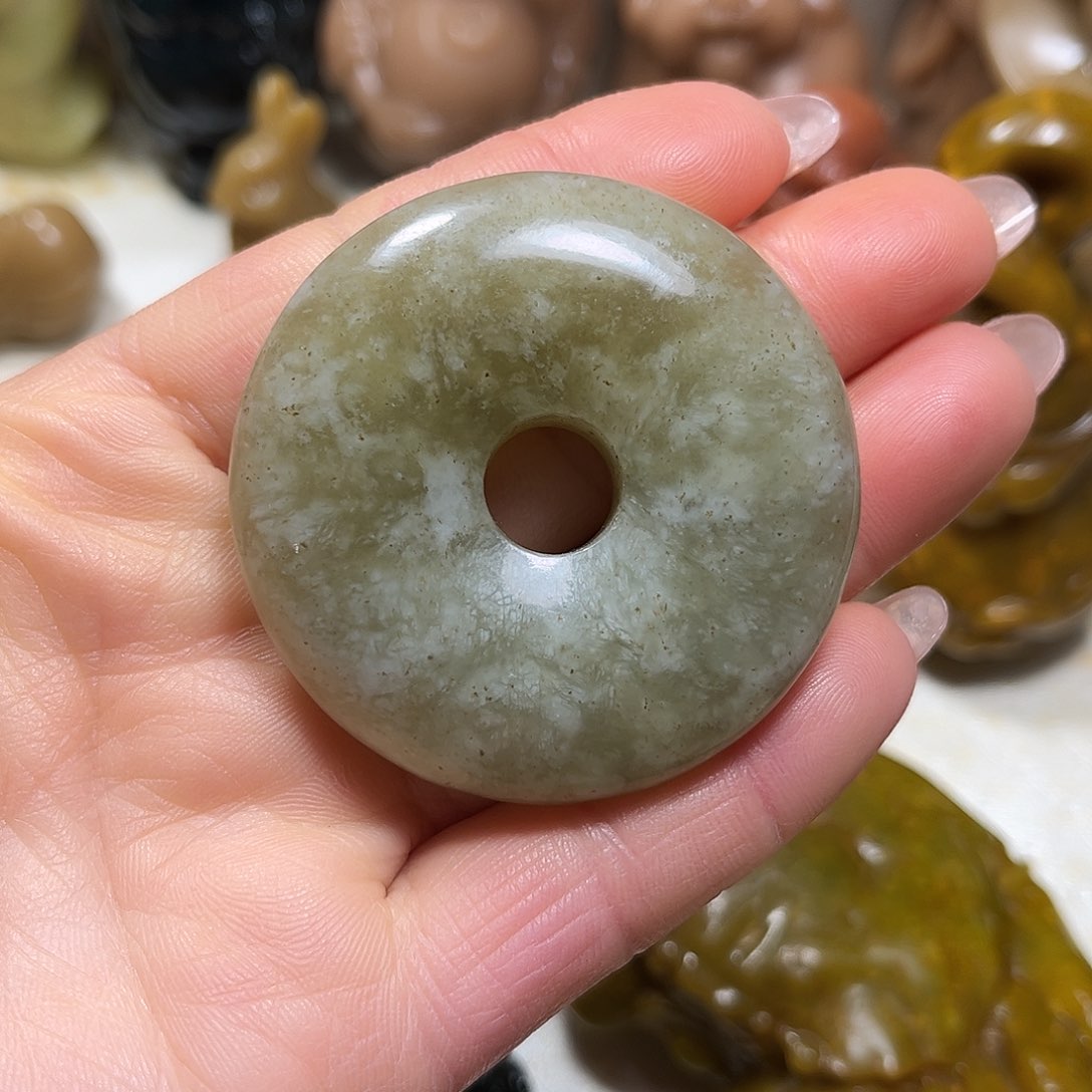 白玉菩提吊坠白玉菩提吊坠