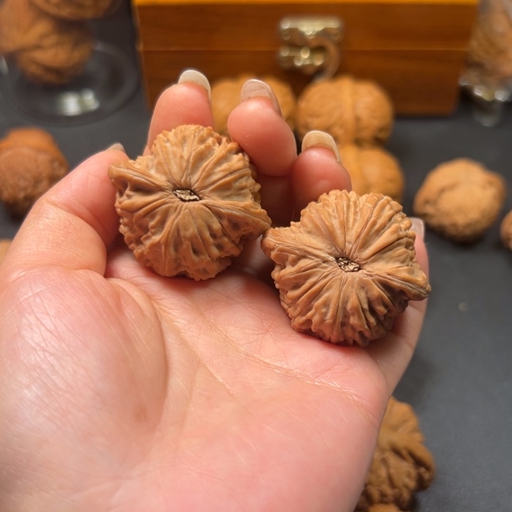 文玩核桃把件蜡****梦磨盘38