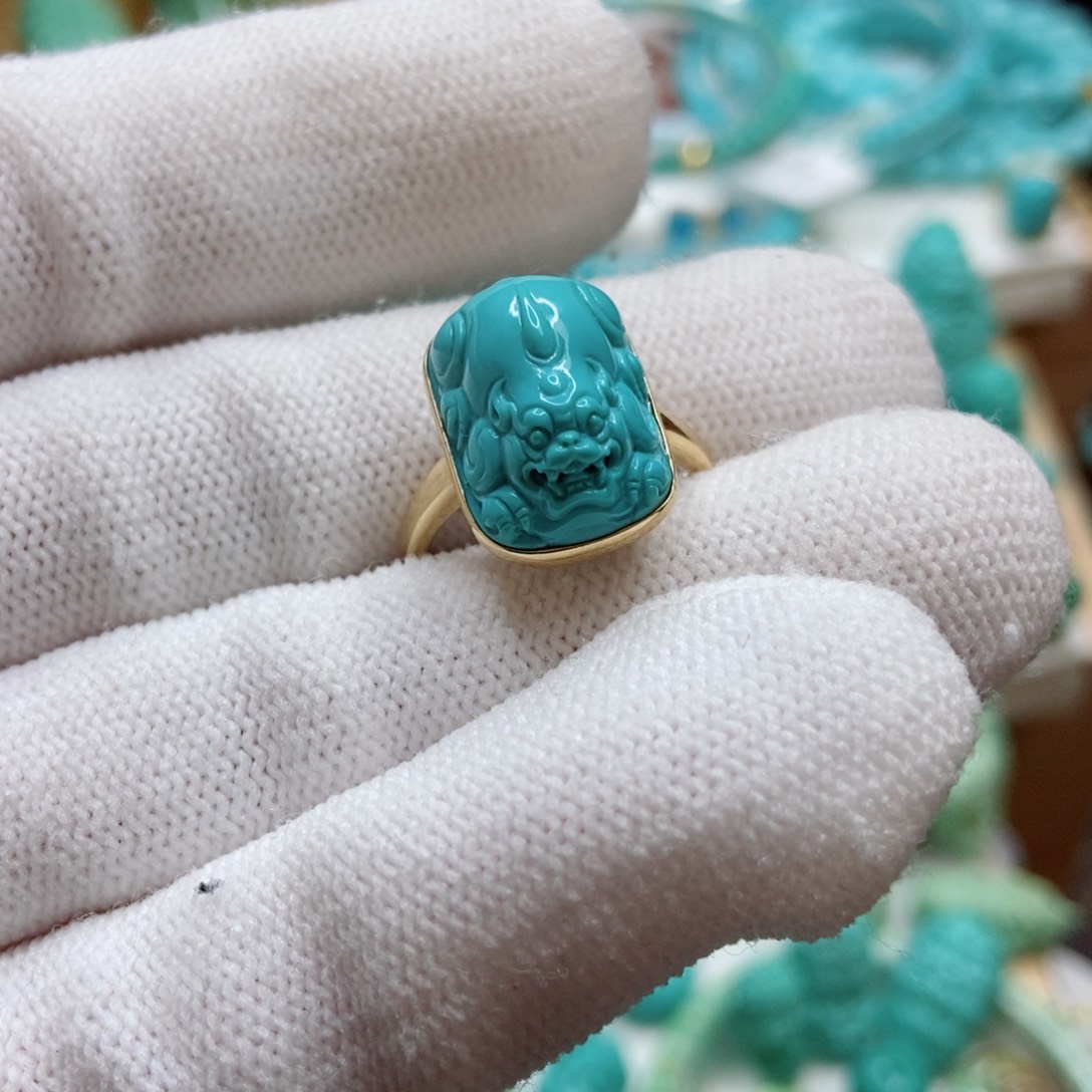 绿松石戒指18K金镶嵌