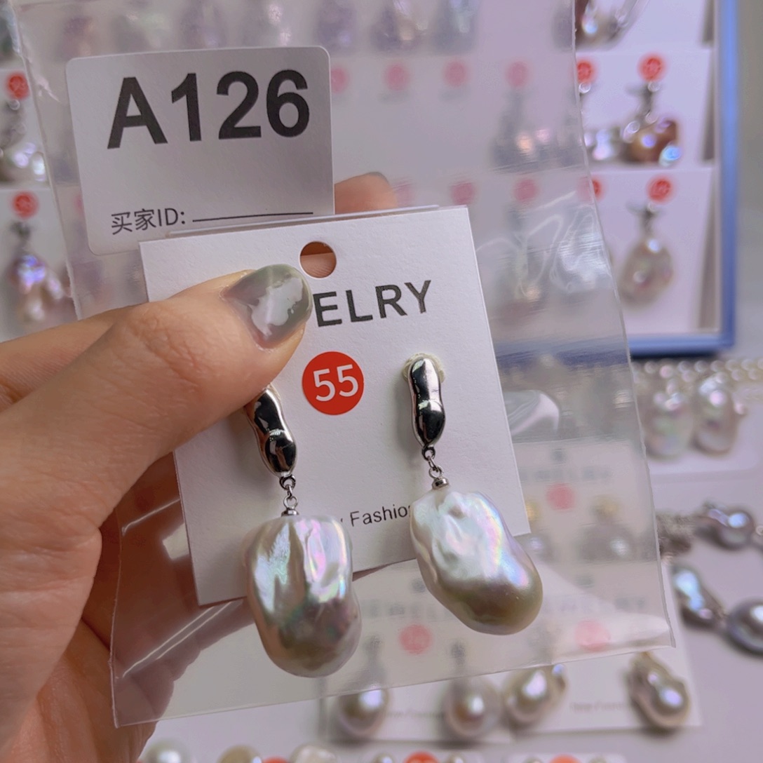 银S925镶嵌淡水珍珠耳环