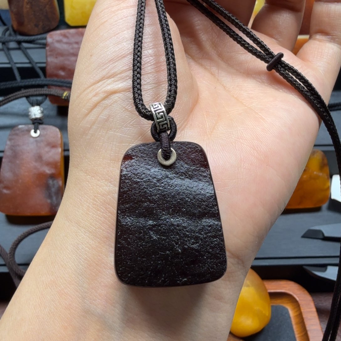 未镶嵌吊坠(赠链)琥珀