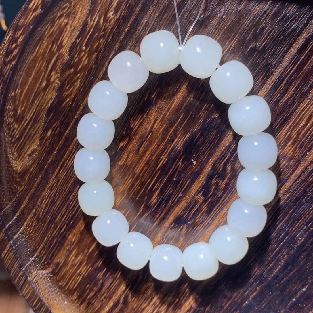 和田玉手串未镶嵌卡13老型微瑕