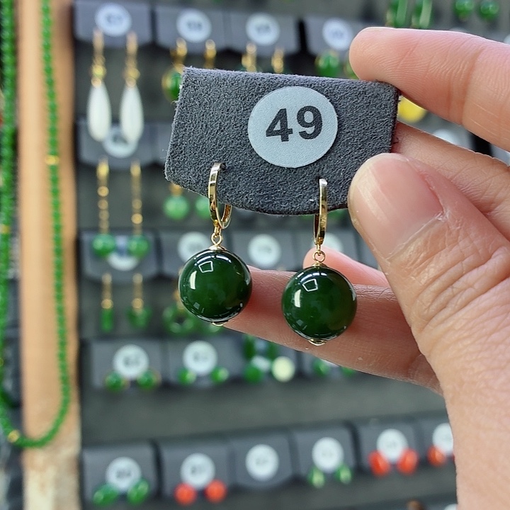 和田玉18K金镶嵌耳饰