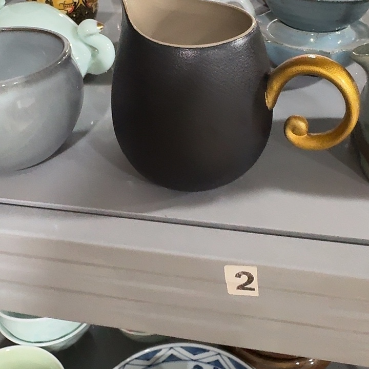 主人杯一个，瓷。。。