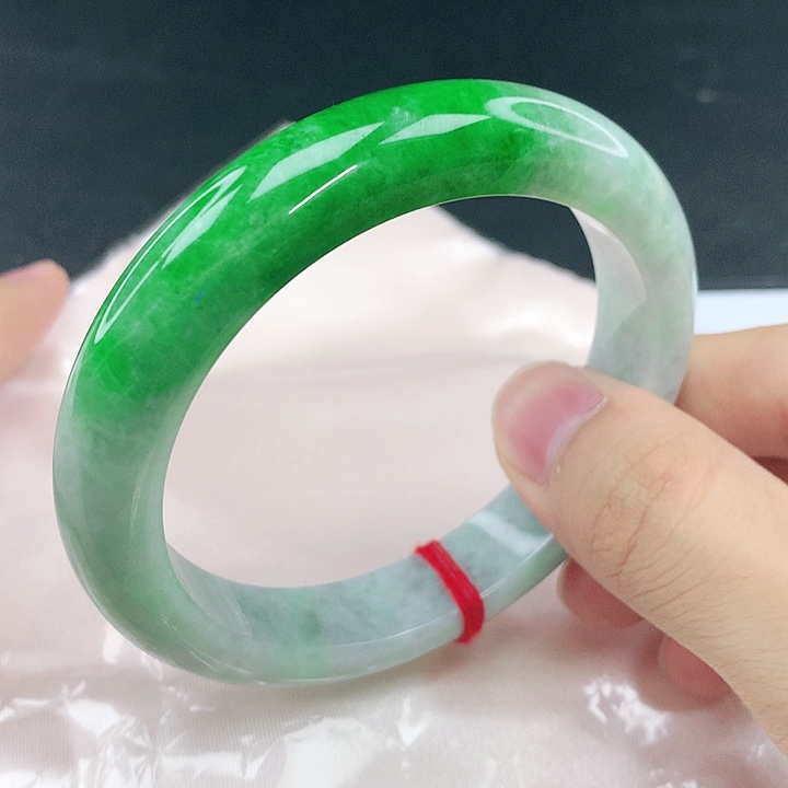 翡翠未镶嵌手镯圈63。0B015