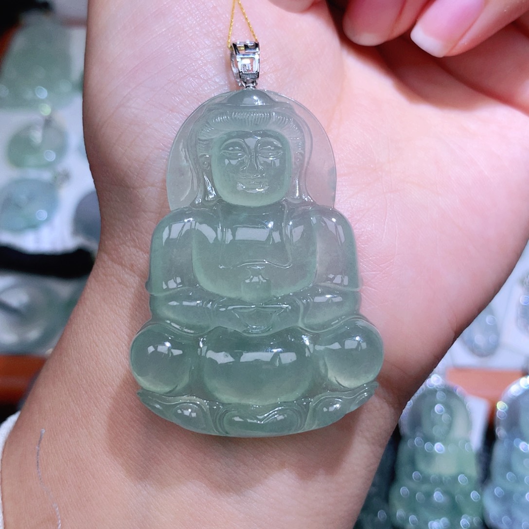 翡翠18K金镶嵌颈饰观音