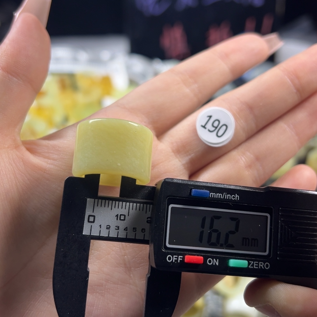 蛇纹石玉未镶嵌戒指