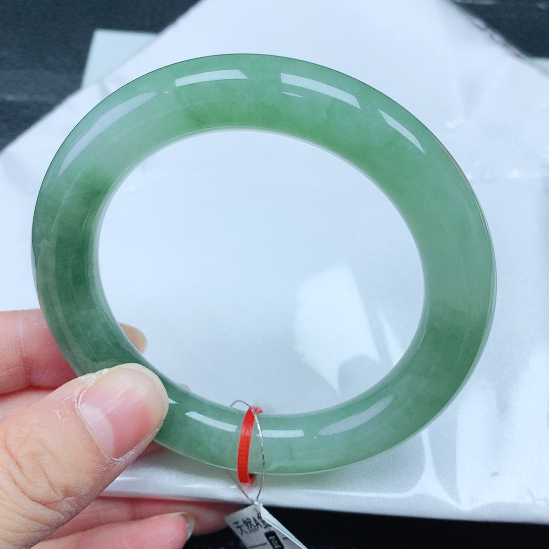 翡翠手镯未镶嵌53胖