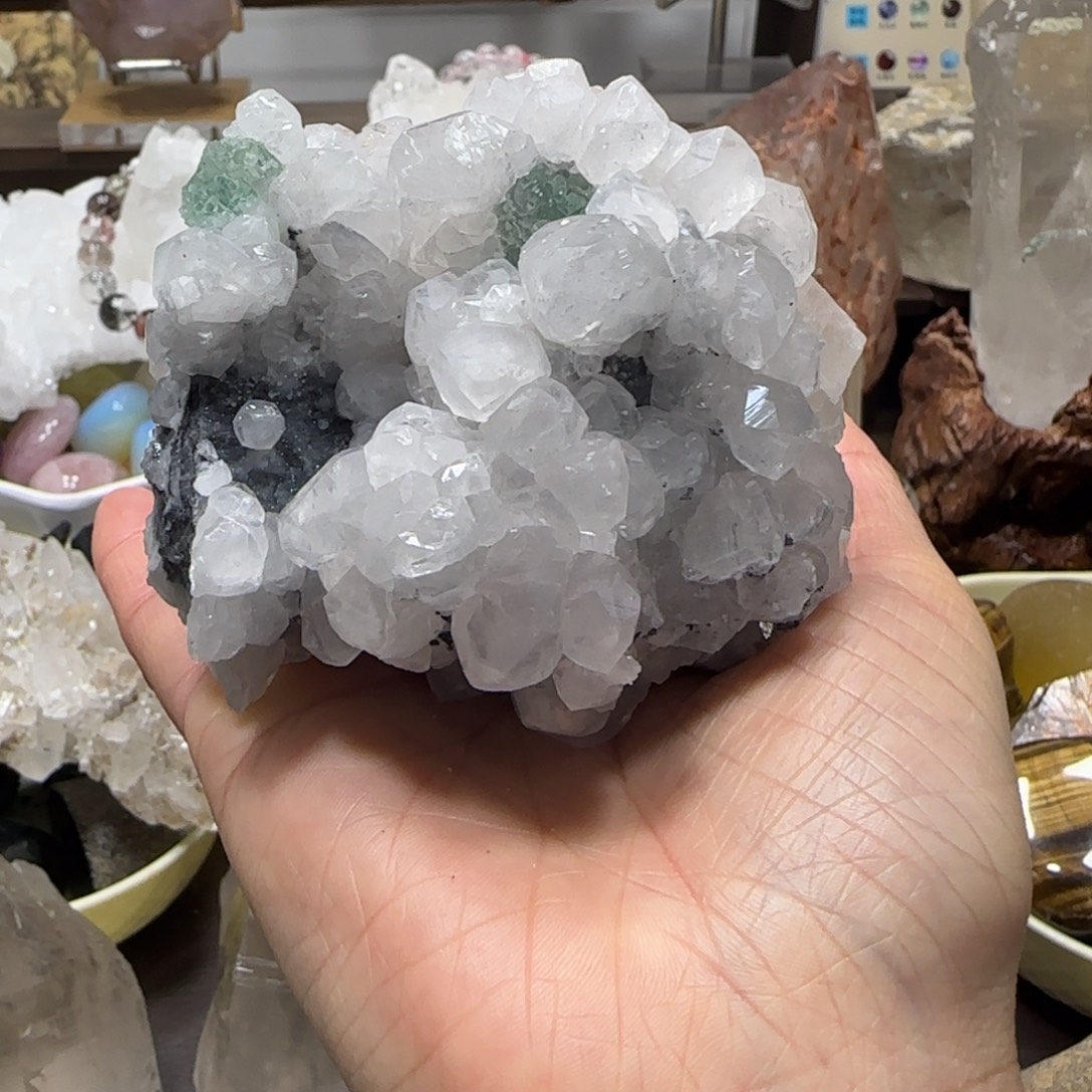 未镶嵌车挂水晶不退换晶簇