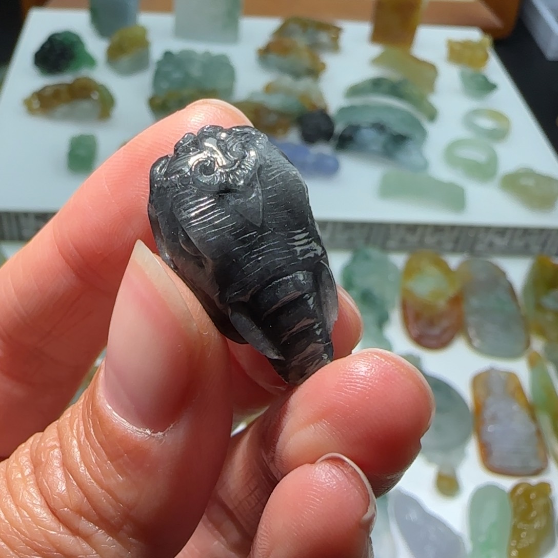 翡翠颈饰未镶嵌邻**哥缅甸翡翠