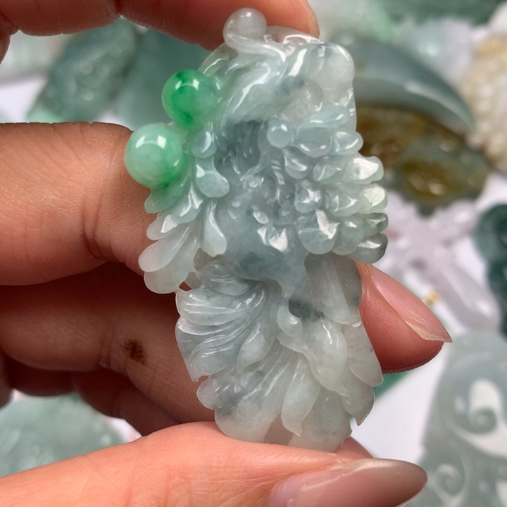 翡翠未镶嵌颈饰翡翠