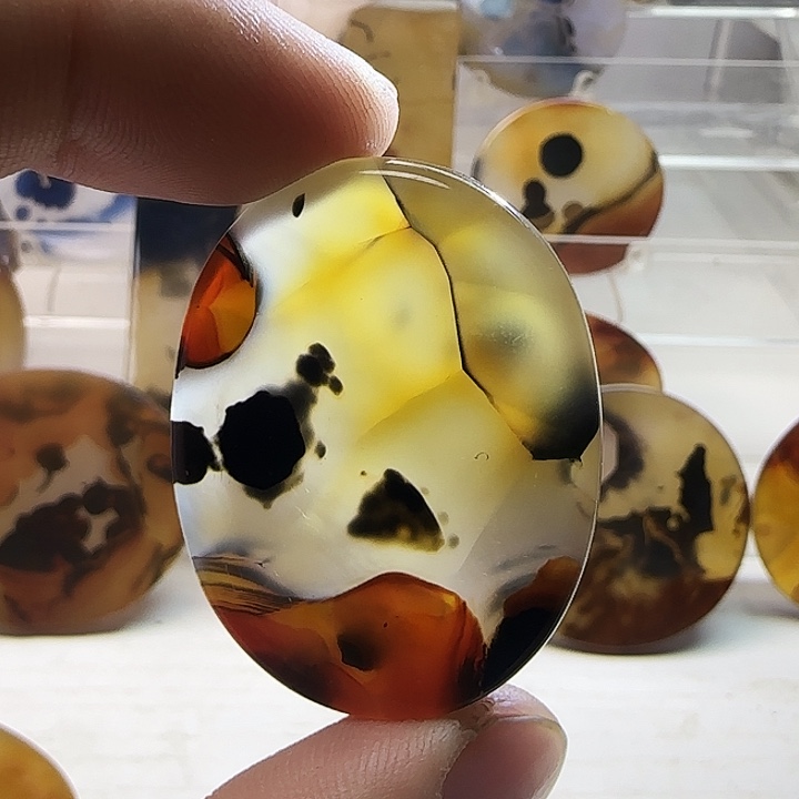 玛瑙/玉髓未镶嵌珠宝奇石