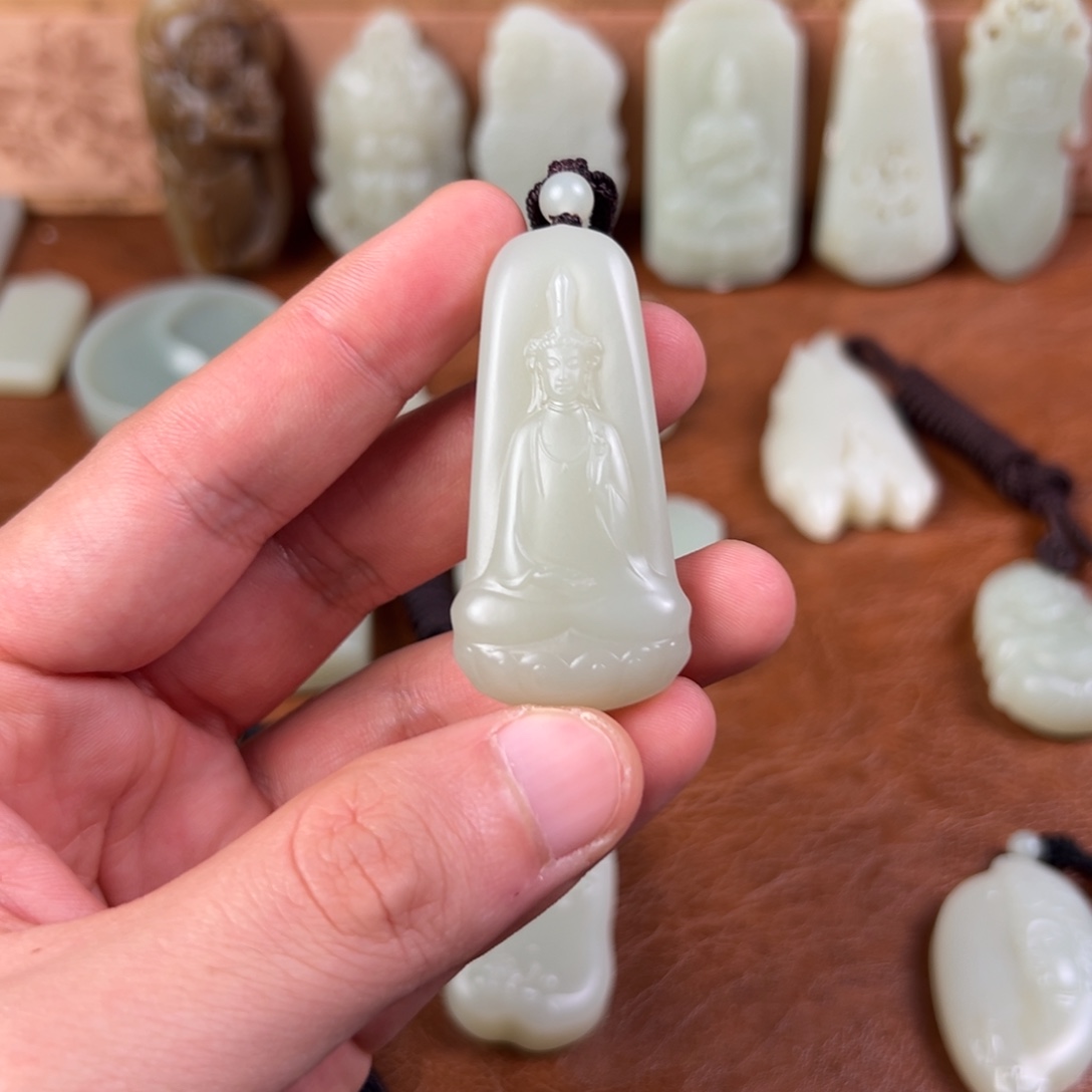 和田玉（青白玉）未镶嵌颈饰
