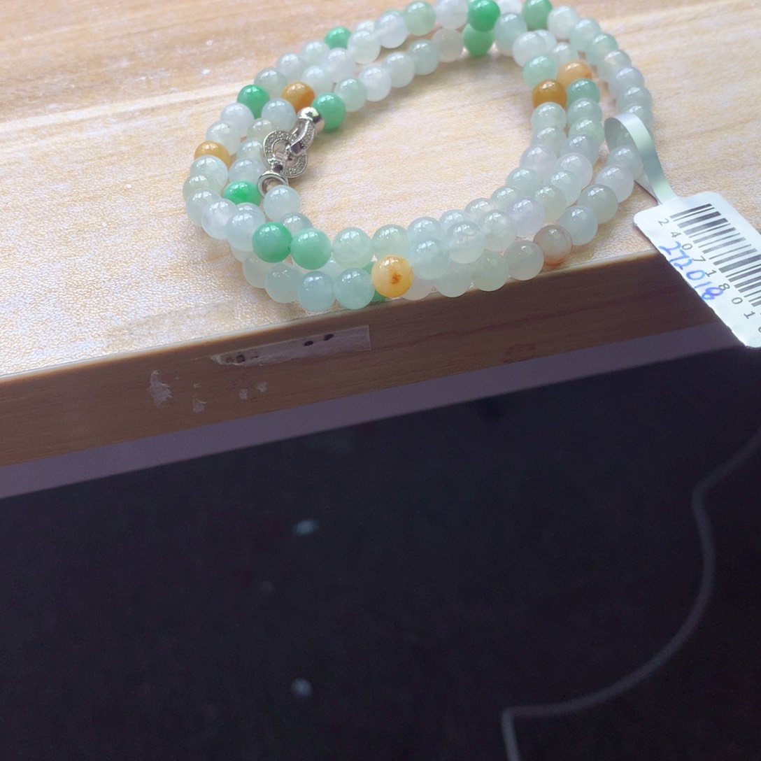 翡翠颈饰未镶嵌吊坠