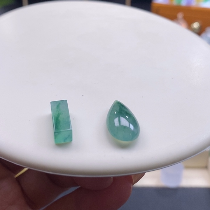 翡翠吊坠(不含链)未镶嵌多样性发其一（只发一颗）