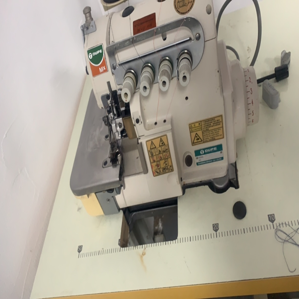 2号800款直驱四线锁边机