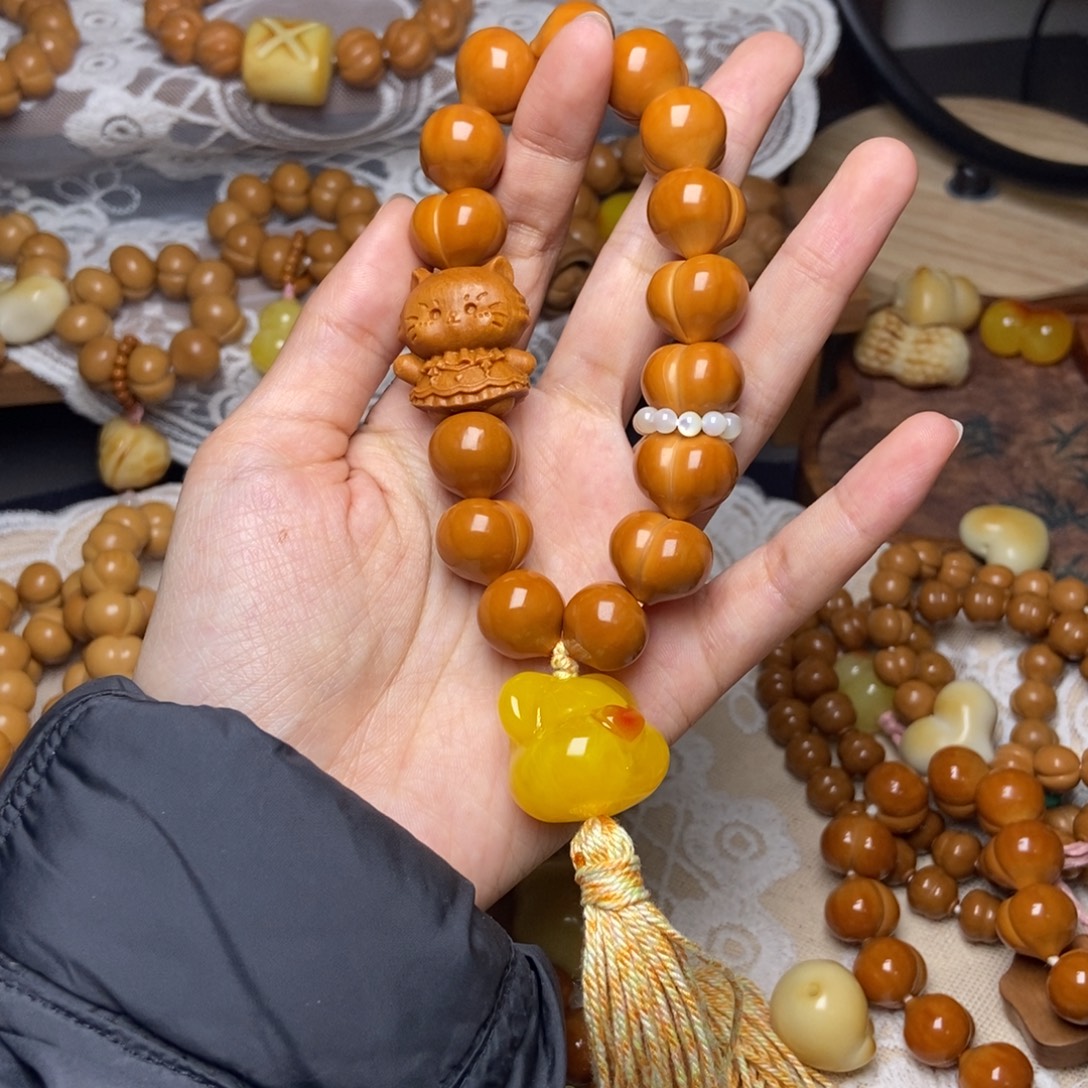 吊坠猴头核桃精工屁桃手持卡16