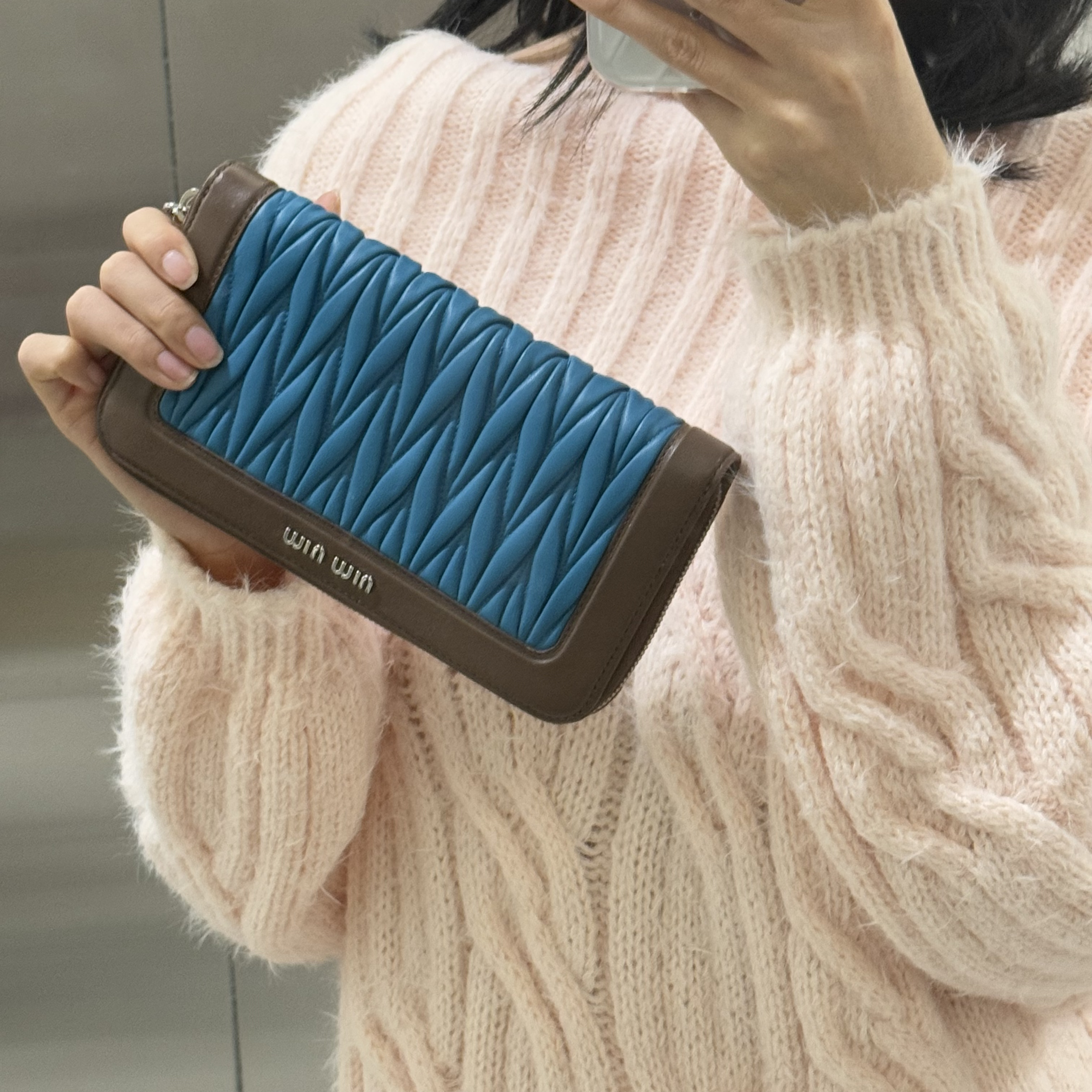 95新 MIU MIU/缪缪 miumiu蓝棕拼色褶皱手拿钱包