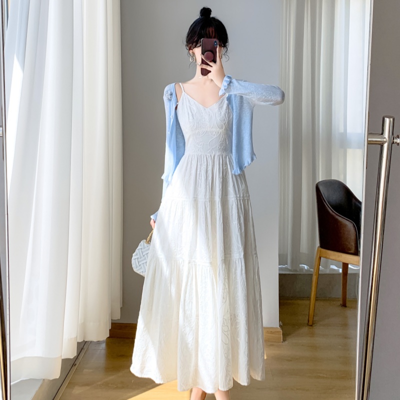 重工刺绣白色收腰吊带连衣裙2025春秋新款法式气质中长款蛋糕裙子