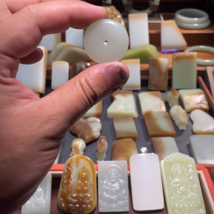 颈饰未镶嵌和田玉