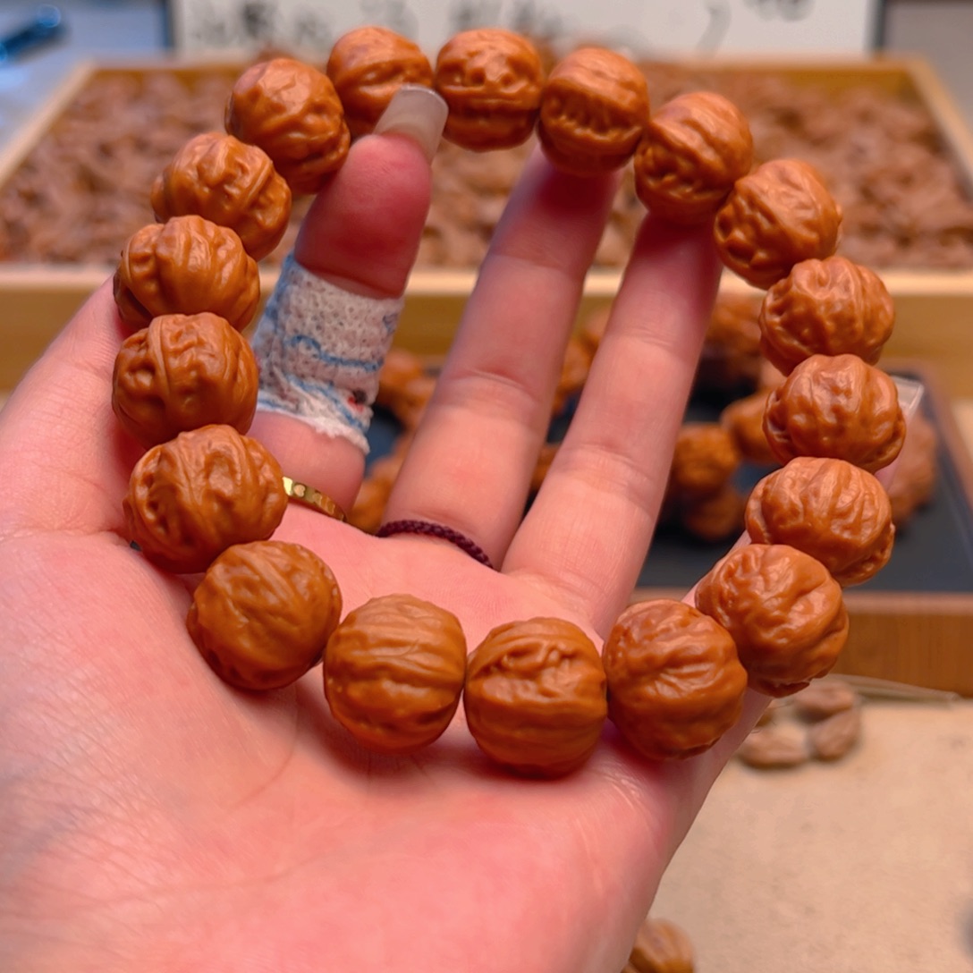 嘘****手串文玩核桃赤龙