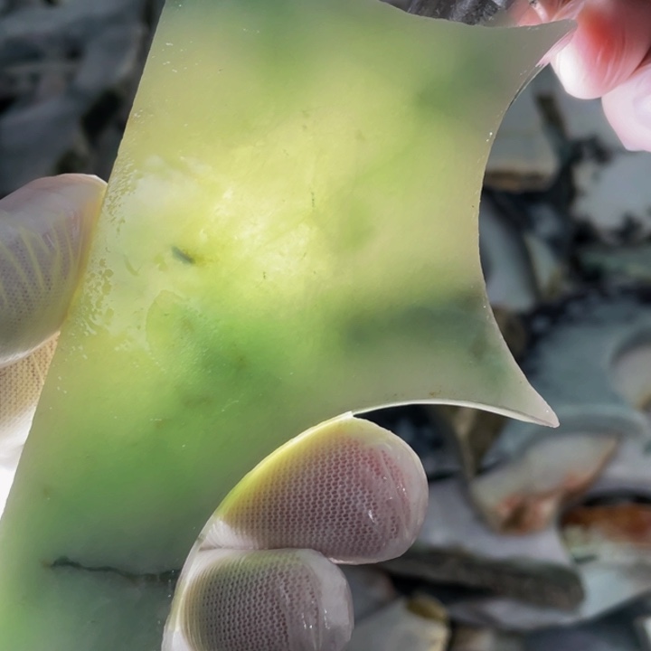 翡翠吊坠(不含链)未镶嵌天然翡翠边角料