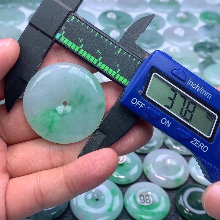 翡翠颈饰未镶嵌缅甸天然A货翡翠