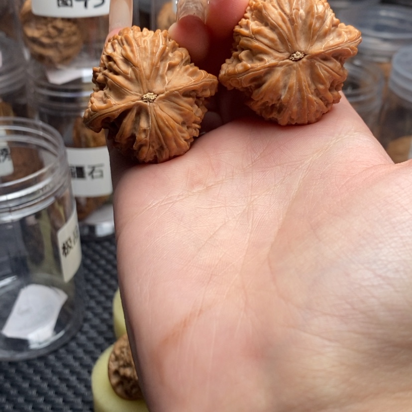 【闪购商品】文玩核桃吊坠常****司磨盘