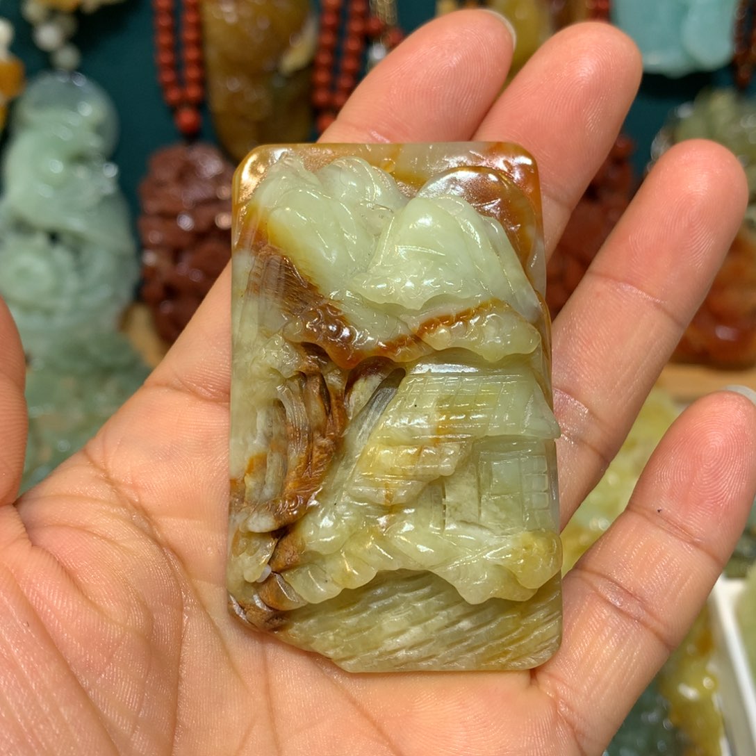 蛇纹石玉未镶嵌颈饰